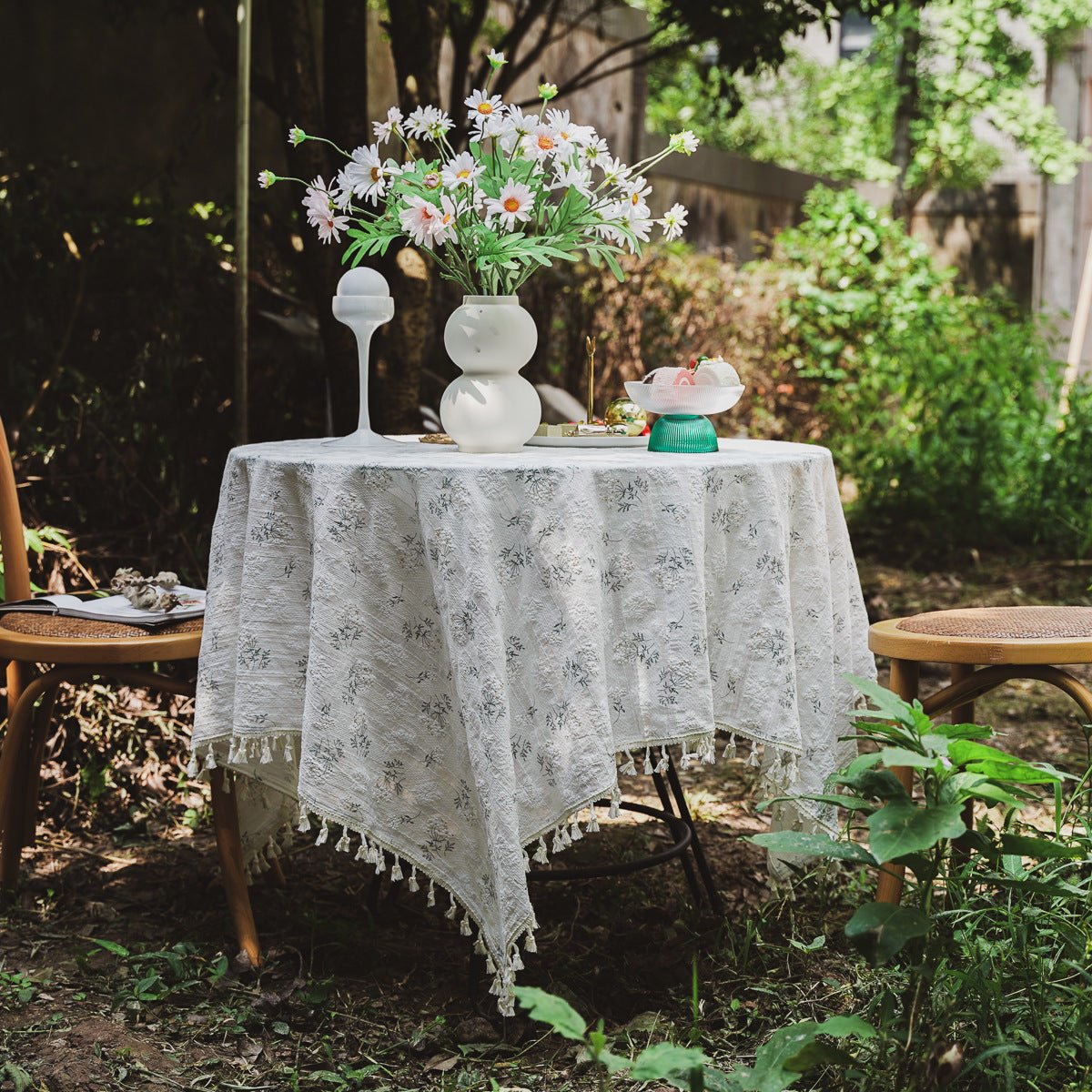 Country Lace Table Cover