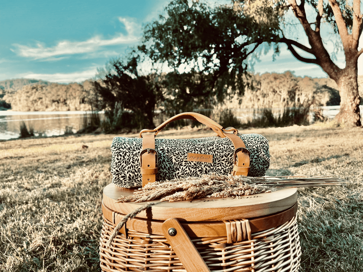 Waterproof Picnic Blanket w/ Genuine Leather Strap, Blue LeafPBLKpicnic blanketpicnic blanket